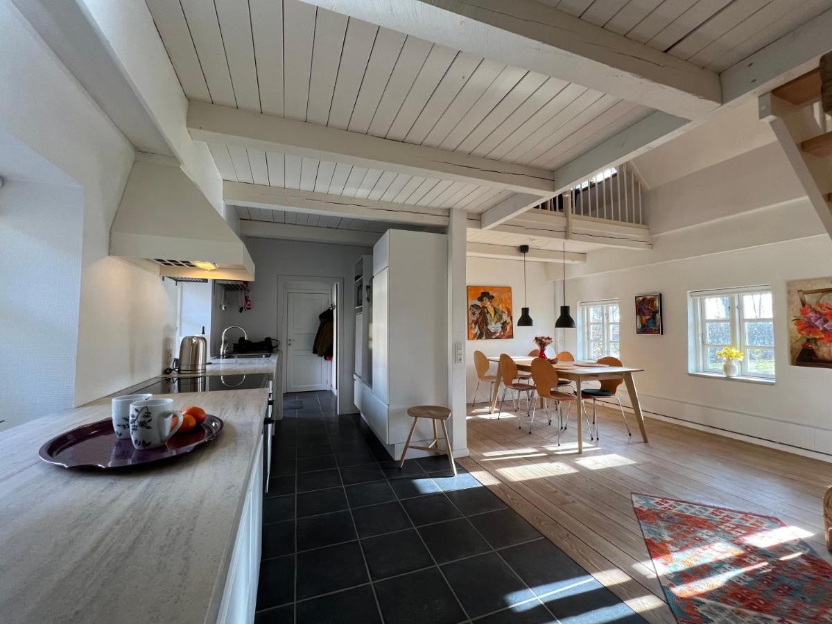 Lake View Apartment グランストゥ エクステリア 写真